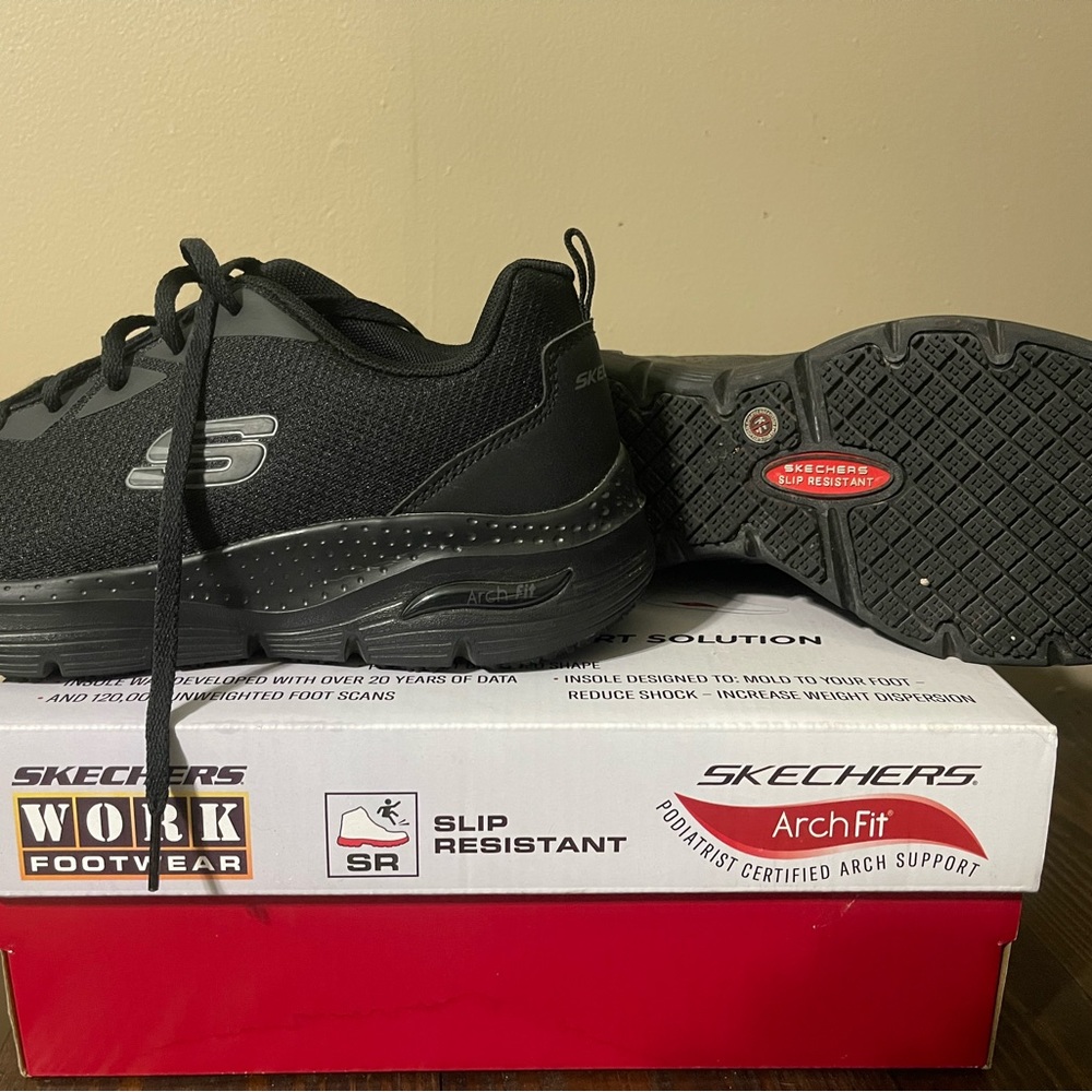 Women size 9.5 black Skechers arch fit.